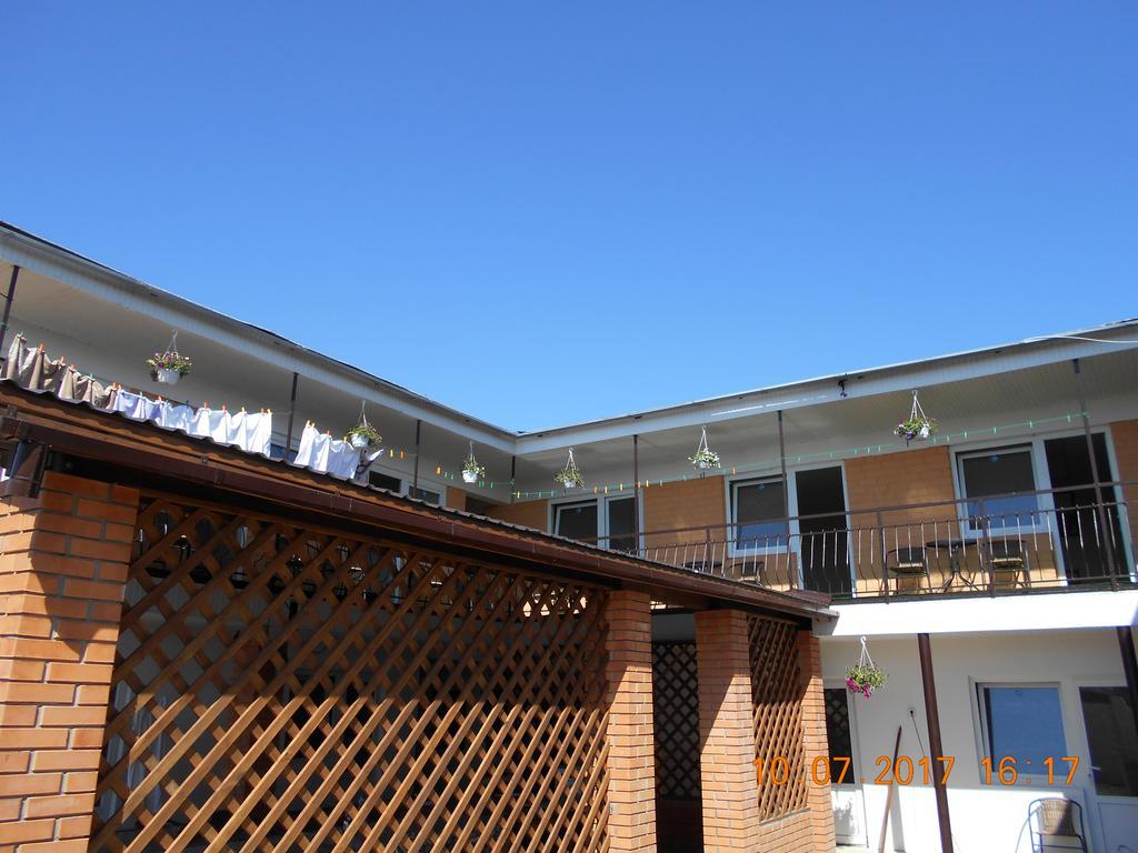 Lastochka Hotel ซาลิซนีปอร์ต ภายนอก รูปภาพ
